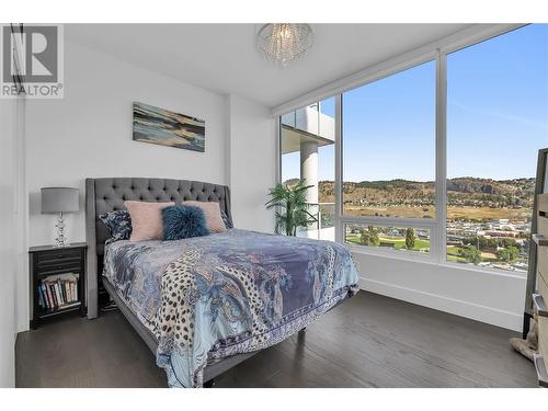 1191 Sunset Drive Unit# 2002, Kelowna, BC - Indoor Photo Showing Bedroom