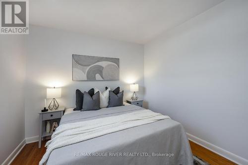 725 Eastbourne Avenue, Oshawa (Eastdale), ON - Indoor Photo Showing Bedroom