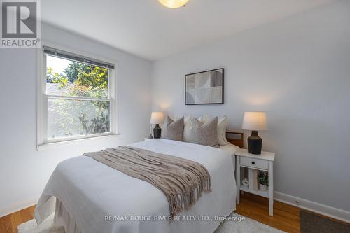 725 Eastbourne Avenue, Oshawa (Eastdale), ON - Indoor Photo Showing Bedroom