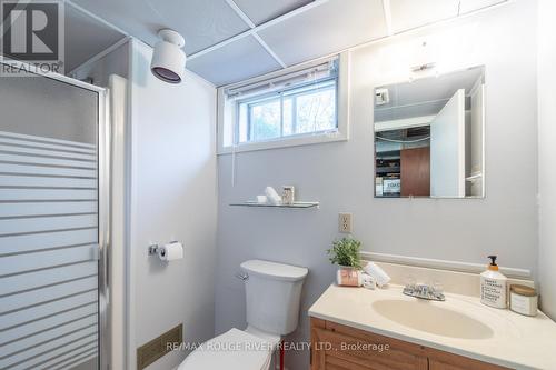 725 Eastbourne Avenue, Oshawa (Eastdale), ON - Indoor Photo Showing Bathroom