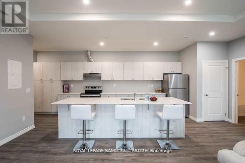 C1 - 513 Dundas Street E, Whitby (Downtown Whitby), ON - Indoor Photo Showing Kitchen With Upgraded Kitchen