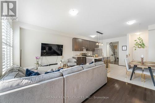 123 Adventura Road, Brampton (Northwest Brampton), ON - Indoor Photo Showing Living Room