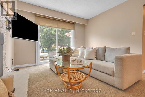 827 Northwood Drive, Cobourg, ON - Indoor Photo Showing Living Room