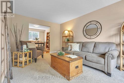 827 Northwood Drive, Cobourg, ON - Indoor Photo Showing Living Room