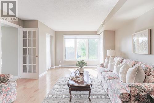 102 - 50 Rivermill Boulevard, Kawartha Lakes (Lindsay), ON - Indoor Photo Showing Living Room