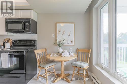 102 - 50 Rivermill Boulevard, Kawartha Lakes (Lindsay), ON - Indoor Photo Showing Dining Room