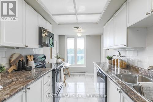 102 - 50 Rivermill Boulevard, Kawartha Lakes (Lindsay), ON - Indoor Photo Showing Kitchen With Double Sink With Upgraded Kitchen