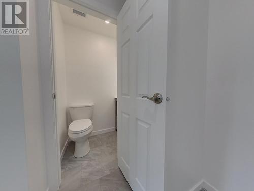 2637 24Th Street, Lister, BC - Indoor Photo Showing Bathroom