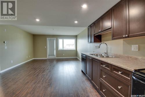 5106 110 Willis Crescent, Saskatoon, SK - Indoor Photo Showing Kitchen With Double Sink