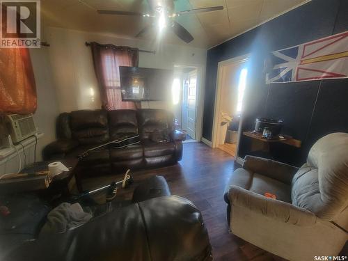 4909 Leader Street, Macklin, SK - Indoor Photo Showing Living Room