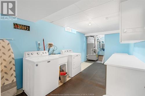 10 Elwood, Cottam, ON - Indoor Photo Showing Laundry Room