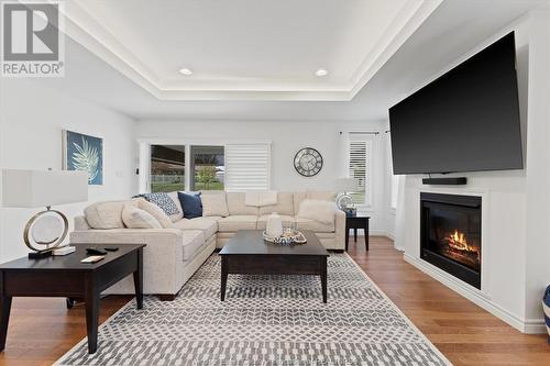 128 Riverfront Park Crescent, Amherstburg, ON - Indoor Photo Showing Living Room With Fireplace