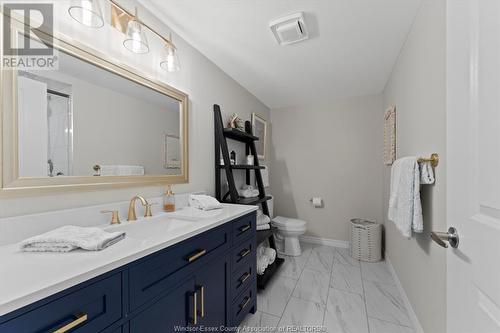 128 Riverfront Park Crescent, Amherstburg, ON - Indoor Photo Showing Bathroom