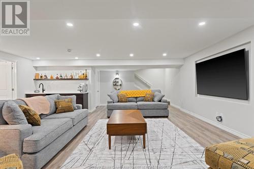 128 Riverfront Park Crescent, Amherstburg, ON - Indoor Photo Showing Living Room