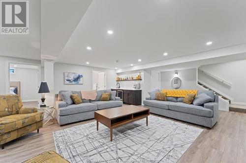 128 Riverfront Park Crescent, Amherstburg, ON - Indoor Photo Showing Living Room