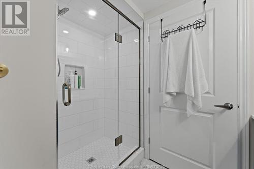 128 Riverfront Park Crescent, Amherstburg, ON - Indoor Photo Showing Bathroom