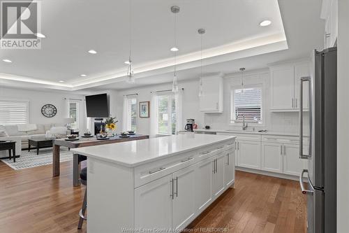 128 Riverfront Park Crescent, Amherstburg, ON - Indoor Photo Showing Kitchen With Upgraded Kitchen