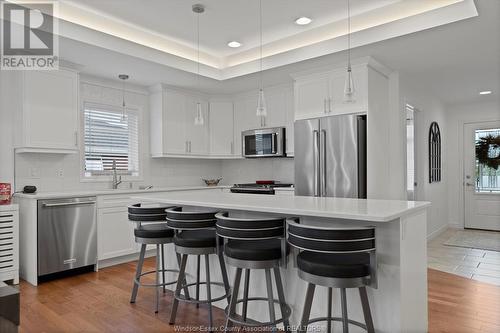 128 Riverfront Park Crescent, Amherstburg, ON - Indoor Photo Showing Kitchen With Upgraded Kitchen