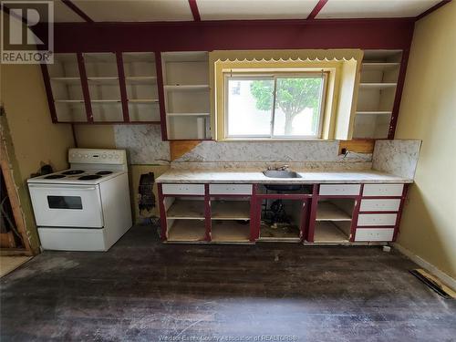 159 Gore Street, Amherstburg, ON - Indoor Photo Showing Kitchen