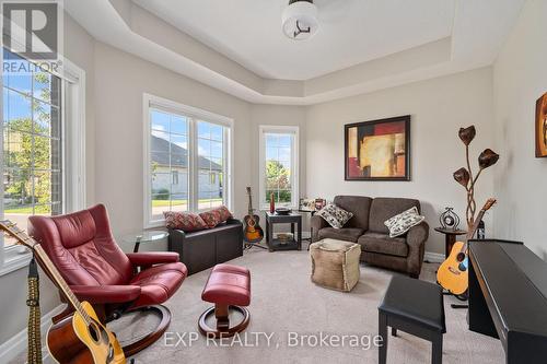 1597 Moe Norman Place, London, ON - Indoor Photo Showing Living Room