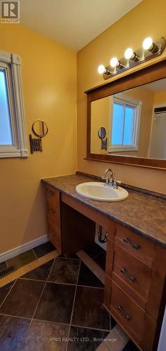 12 Simmons Boulevard, Brampton (Madoc), ON - Indoor Photo Showing Bathroom