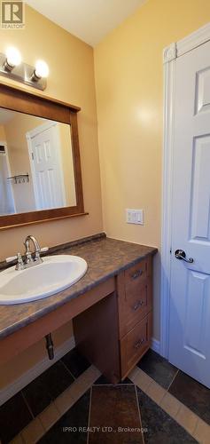 12 Simmons Boulevard, Brampton, ON - Indoor Photo Showing Bathroom