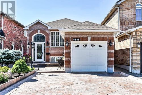 5888 Sidmouth Street, Mississauga (East Credit), ON - Outdoor