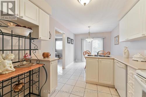 5888 Sidmouth Street, Mississauga (East Credit), ON - Indoor Photo Showing Kitchen