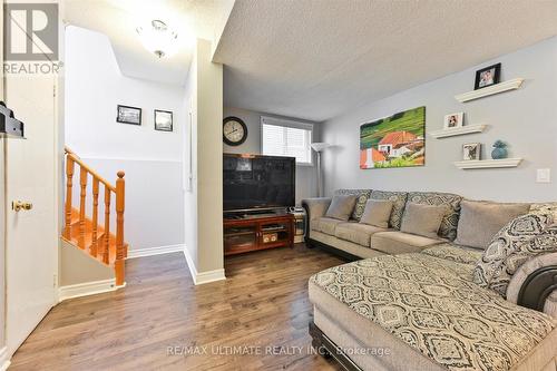 5888 Sidmouth Street, Mississauga (East Credit), ON - Indoor Photo Showing Living Room