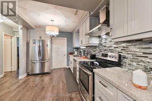 5888 Sidmouth Street, Mississauga (East Credit), ON - Indoor Photo Showing Kitchen With Upgraded Kitchen