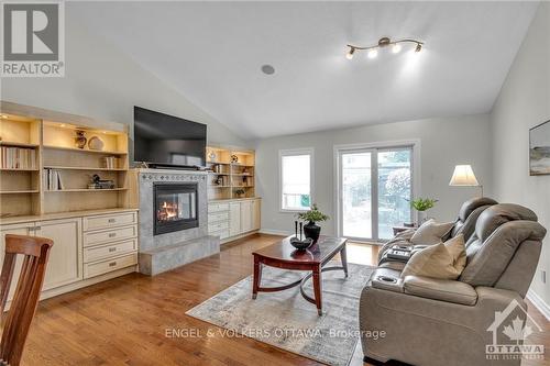 661 Netley Circle, Ottawa, ON - Indoor Photo Showing Living Room With Fireplace