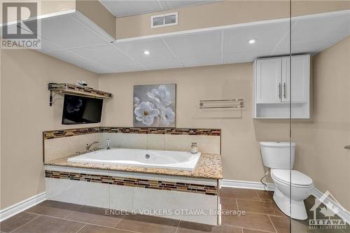 661 Netley Circle, Ottawa, ON - Indoor Photo Showing Bathroom