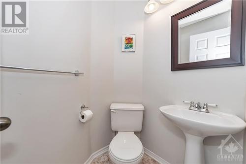 3843 Crowsnest Avenue, Ottawa, ON - Indoor Photo Showing Bathroom