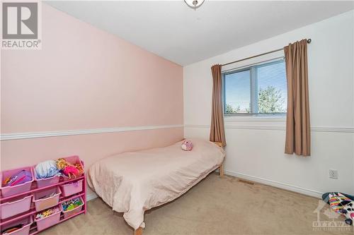 3843 Crowsnest Avenue, Ottawa, ON - Indoor Photo Showing Bedroom