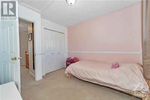 3843 Crowsnest Avenue, Ottawa, ON - Indoor Photo Showing Bedroom