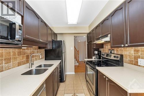 3843 Crowsnest Avenue, Ottawa, ON - Indoor Photo Showing Kitchen With Double Sink