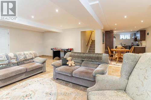 112 Henley Drive, Hamilton (Stoney Creek Industrial), ON - Indoor Photo Showing Living Room