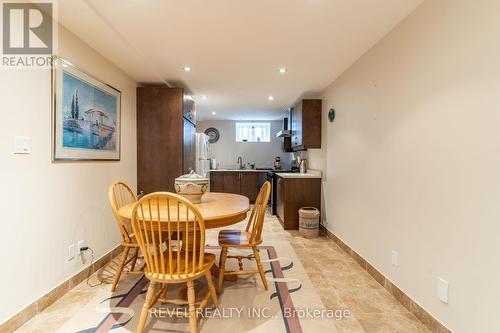 112 Henley Drive, Hamilton (Stoney Creek Industrial), ON - Indoor Photo Showing Dining Room