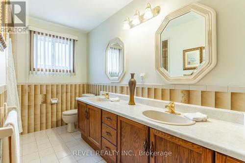 112 Henley Drive, Hamilton, ON - Indoor Photo Showing Bathroom