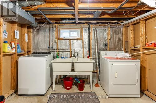 112 Henley Drive, Hamilton (Stoney Creek Industrial), ON - Indoor Photo Showing Laundry Room