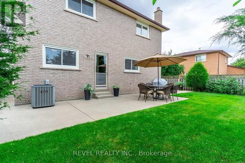 112 Henley Drive, Hamilton, ON - Outdoor With Exterior