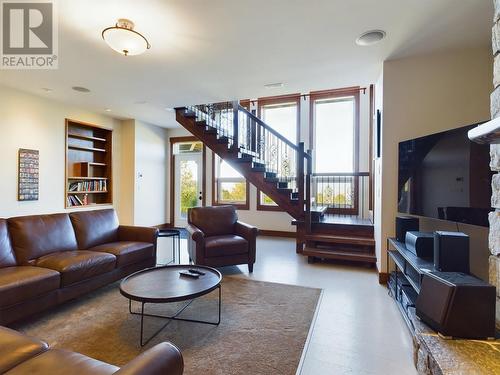 1051 Bullmoose Trail, Osoyoos, BC - Indoor Photo Showing Living Room