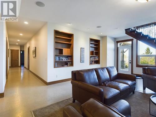 1051 Bullmoose Trail, Osoyoos, BC - Indoor Photo Showing Living Room