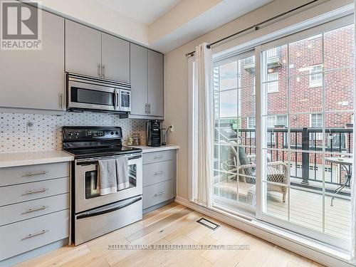 Th 62 - 113 The Queensway, Toronto (High Park-Swansea), ON - Indoor Photo Showing Kitchen