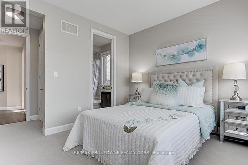 292 Harold Dent Trail, Oakville, ON - Indoor Photo Showing Bedroom