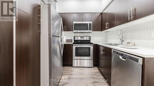 308 - 55 Speers Road, Oakville (Old Oakville), ON - Indoor Photo Showing Kitchen With Stainless Steel Kitchen With Upgraded Kitchen