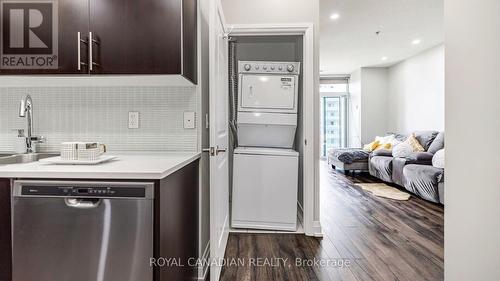 308 - 55 Speers Road, Oakville (Old Oakville), ON - Indoor Photo Showing Kitchen