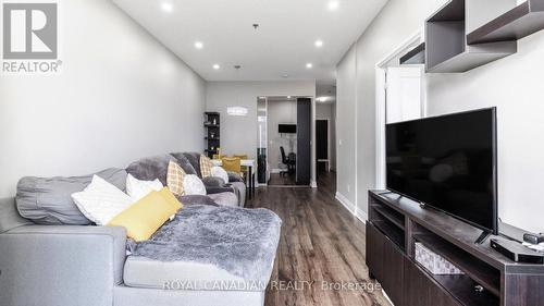 308 - 55 Speers Road, Oakville (Old Oakville), ON - Indoor Photo Showing Living Room