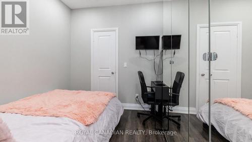 308 - 55 Speers Road, Oakville, ON - Indoor Photo Showing Bedroom