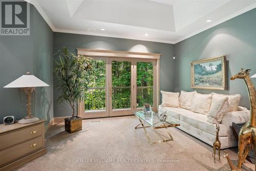 6 Country Heights Drive, Richmond Hill, ON - Indoor Photo Showing Living Room